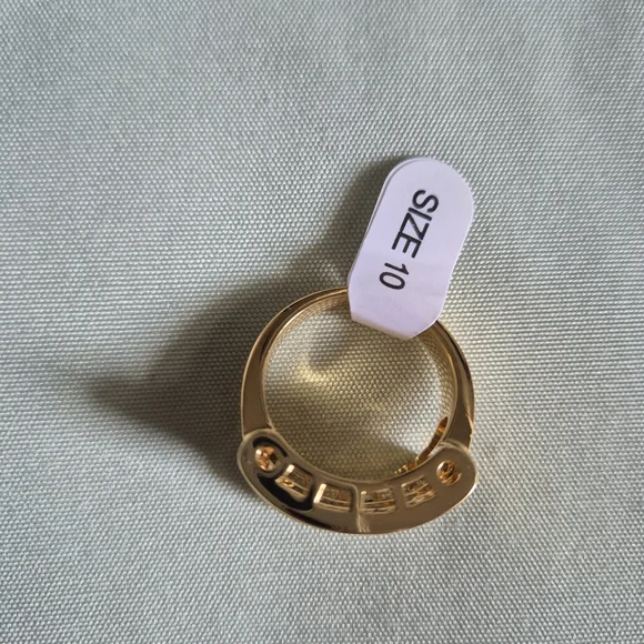 Ring - Picture 4 of 7